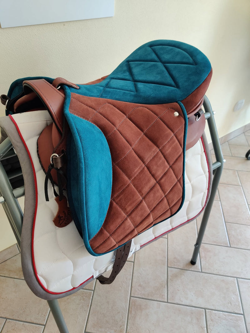 Sella senza arcione Ghost Torino Soft bicolore in scamosciato marrone e ottanio con seduta trapuntata
