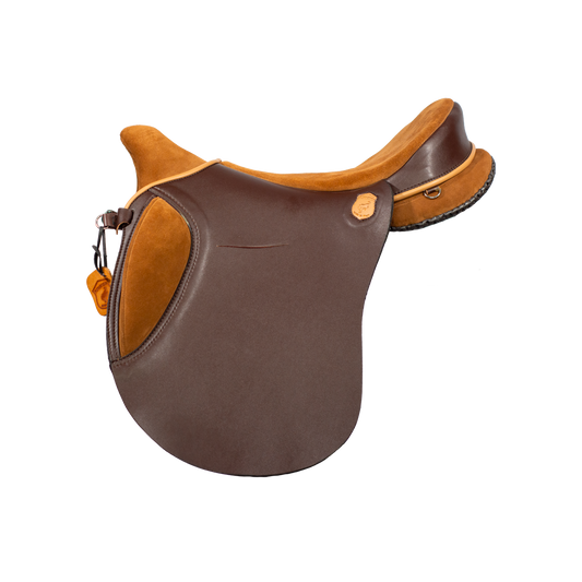 Purosangue Gran Turismo equestrian saddle for trekking, touring, and flat work side view