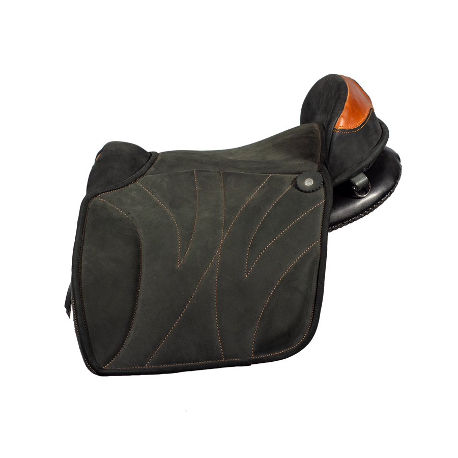 Sella Ghost Aragona Classic vista laterale, colore Nero Classic, profilo compatto, cuciture decorative, dettaglio poggiasc...